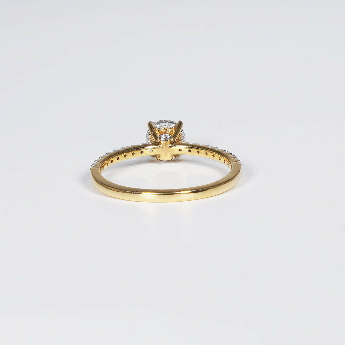 0.73 Carat Brilliant Round Cut Lab Grown Diamond Ring in 18K Yellow Gold.