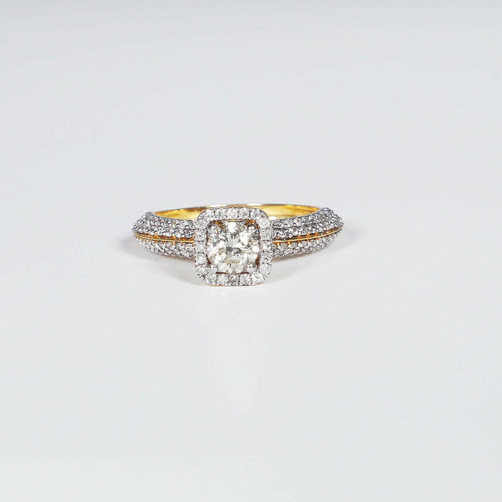 1.27 Carat Round Shape Natural Diamond Ring in 18K Yellow Gold.