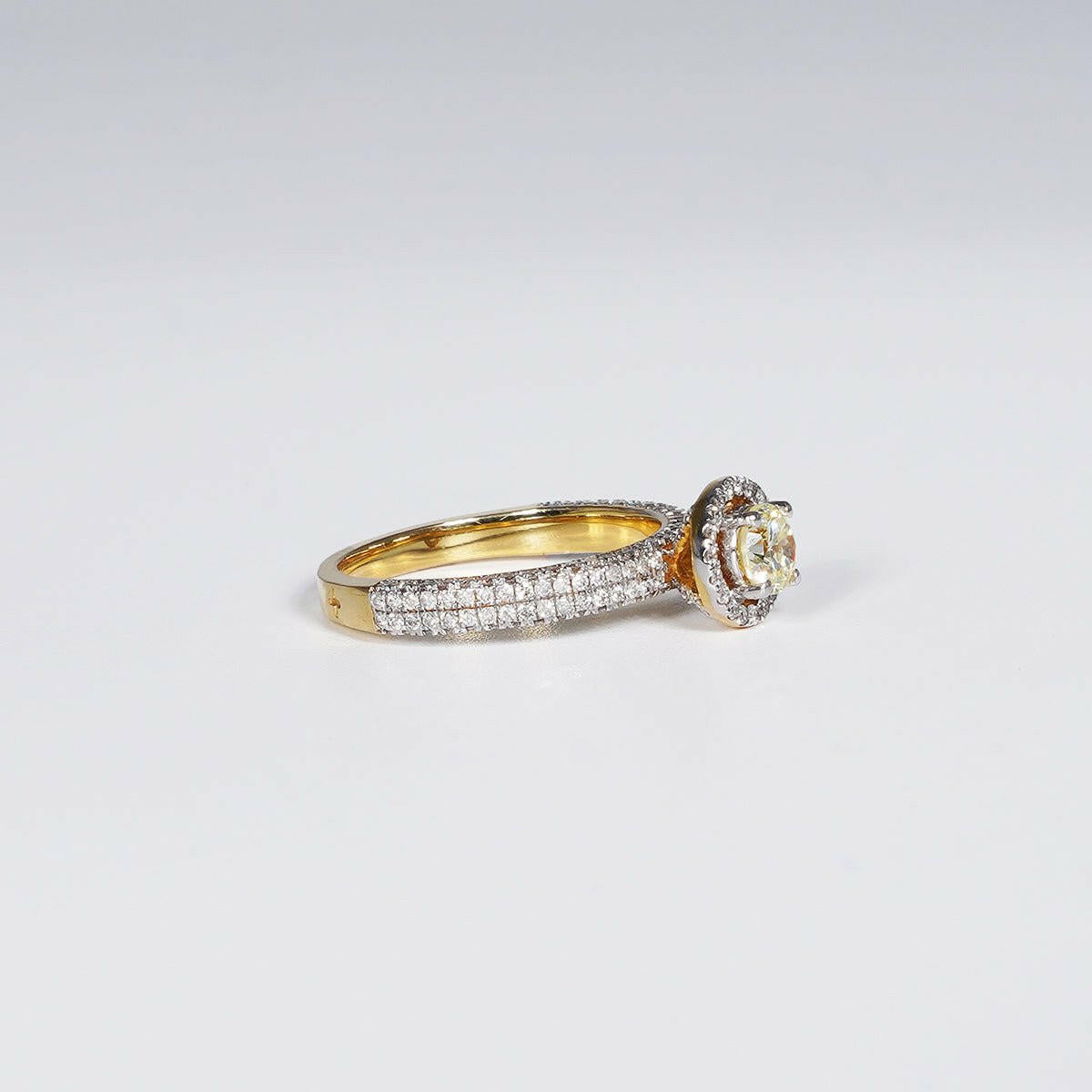 1.28ct Brilliant Round Natural Diamond Ring in 18K Yellow Gold.
