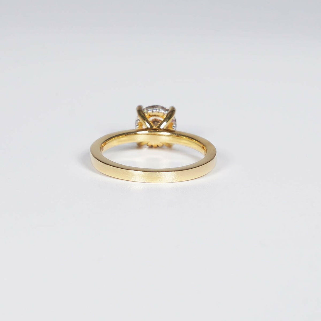 1.30ct Round Shape Lab Grown Diamond Ring in 18k Yellow Gold.