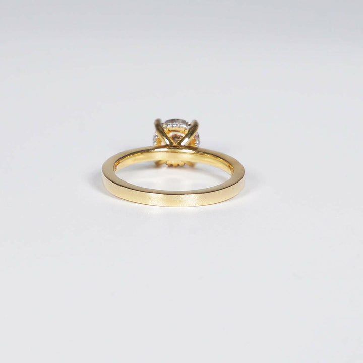 1.30ct Round Shape Lab Grown Diamond Ring in 18k Yellow Gold.