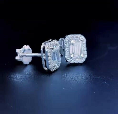 14 k gold studded 4 carat diamond studs for Unisex.