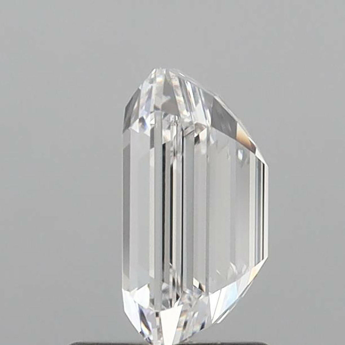 1.53ct Lab-Created Emerald Shaped Diamond.