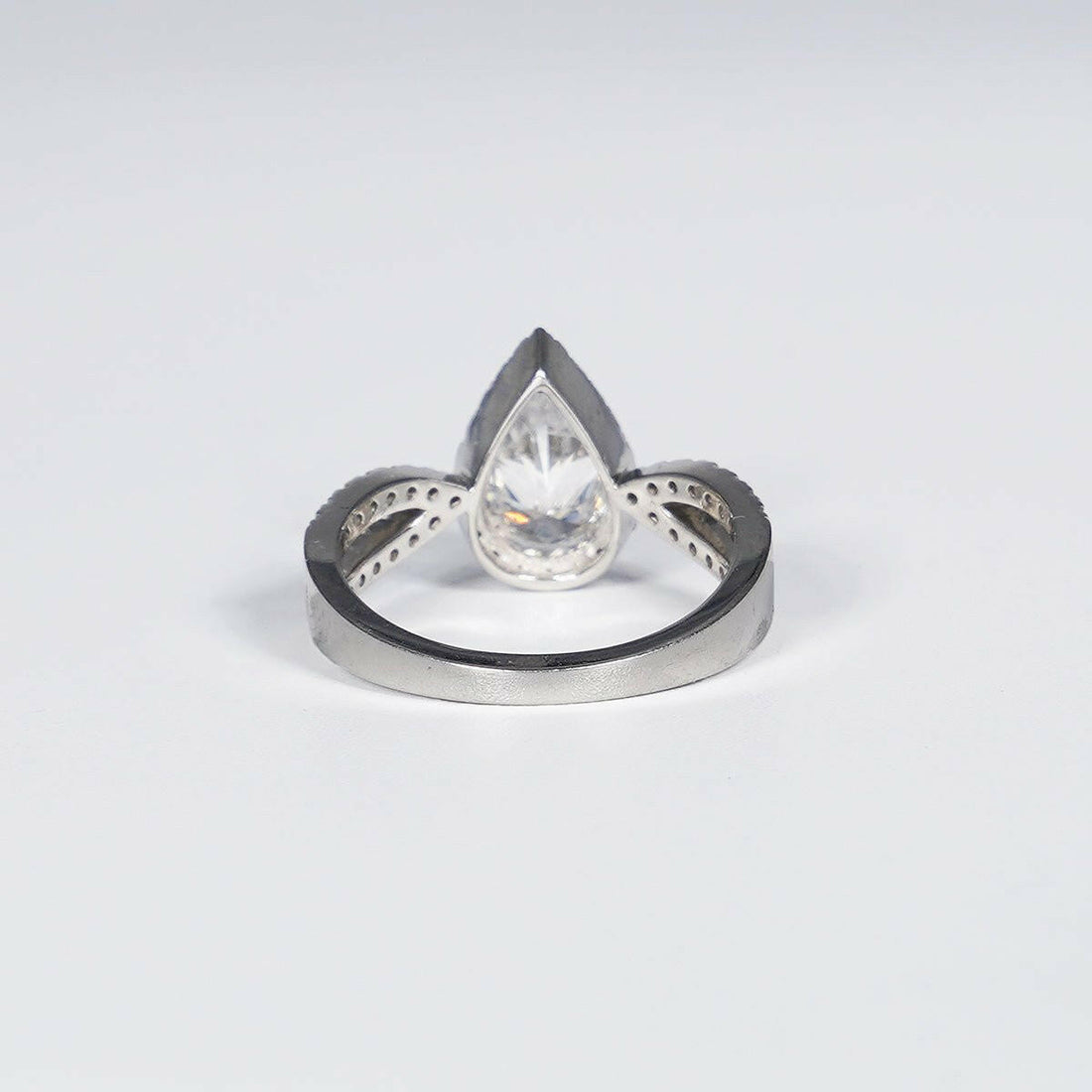1.70 Carat Pear Shape Lab Grown Diamond Ring in Platinum Gold.