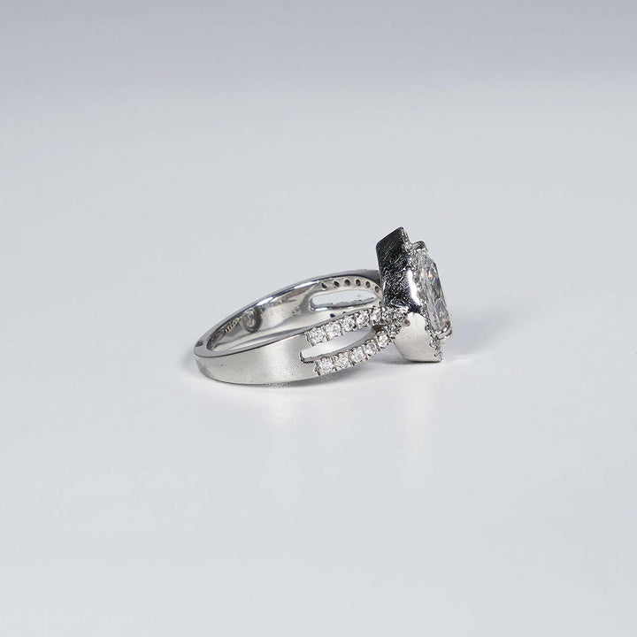 1.70 Carat Pear Shape Lab Grown Diamond Ring in Platinum Gold.