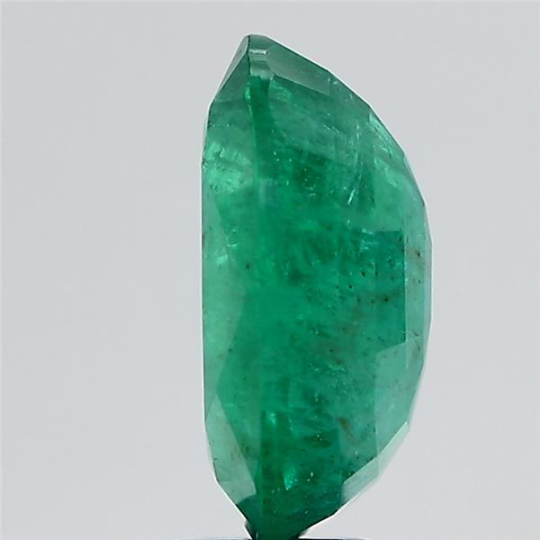 6.32Carat 7.00Ratti Natural Zambian Oval shape Green Emerald Gemstone.