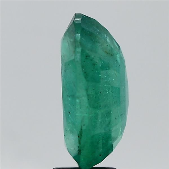 5.53Carat 6.25Ratti Natural Zambian Oval shape Green Emerald Gemstone.
