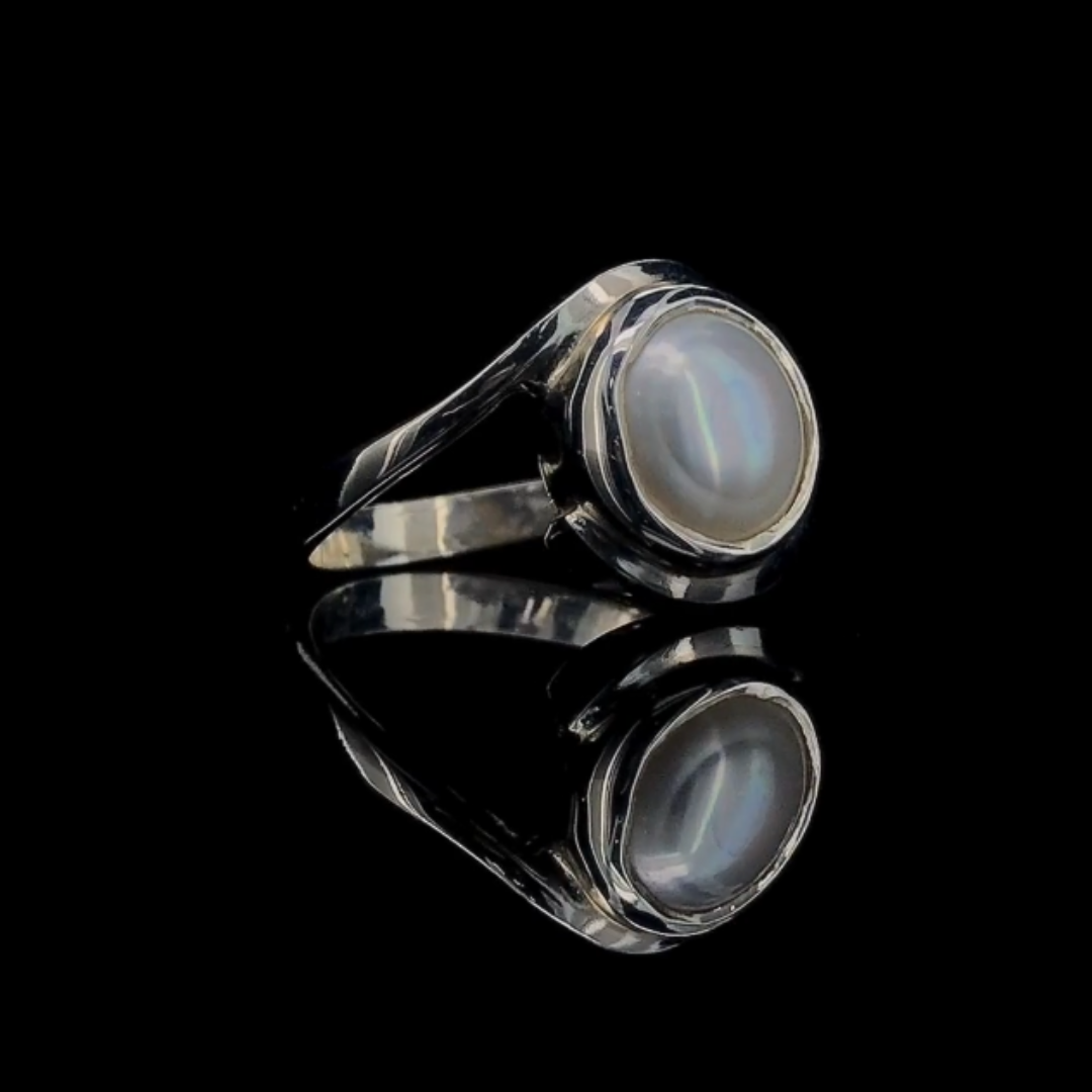 Classic Silver Ring with 6.15 Ct Natural Pearl