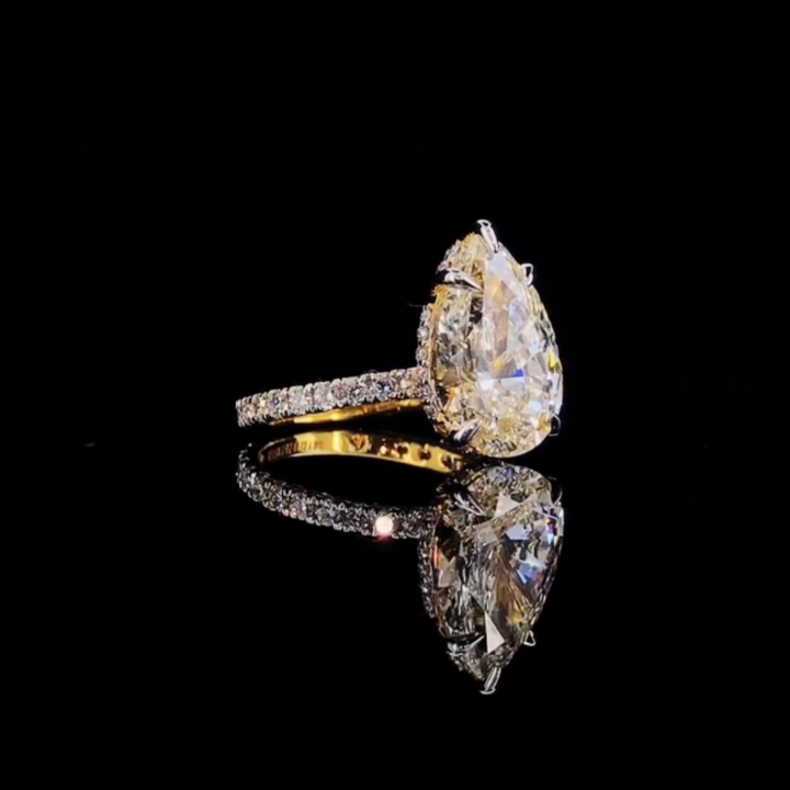 Glamorous 4.55CT Pear Lab Diamond Ring in Yellow Gold