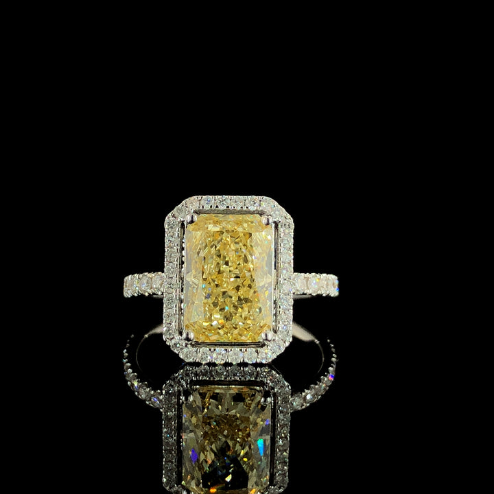 Exquisite 3.71ct Yellow Lab-Grown Diamond Ring – Sustainable Luxury and Brilliant Beauty.