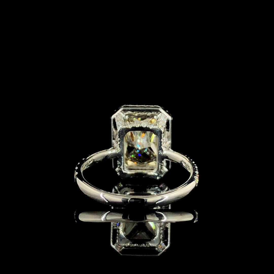 Exquisite 3.71ct Yellow Lab-Grown Diamond Ring – Sustainable Luxury and Brilliant Beauty.