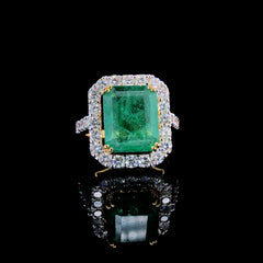 5.55ct Natural Emerald Stone With 1.61ct Lab-Grown Diamond Ring In 18k Yellow Gold