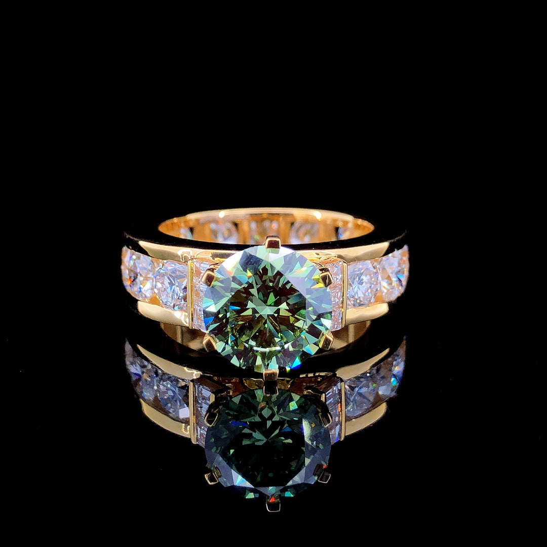 ring_image_1.jpg" alt="11.3ct Lab-Grown Diamond Green Round & Baguette Shape Ring in 14k yellow gold