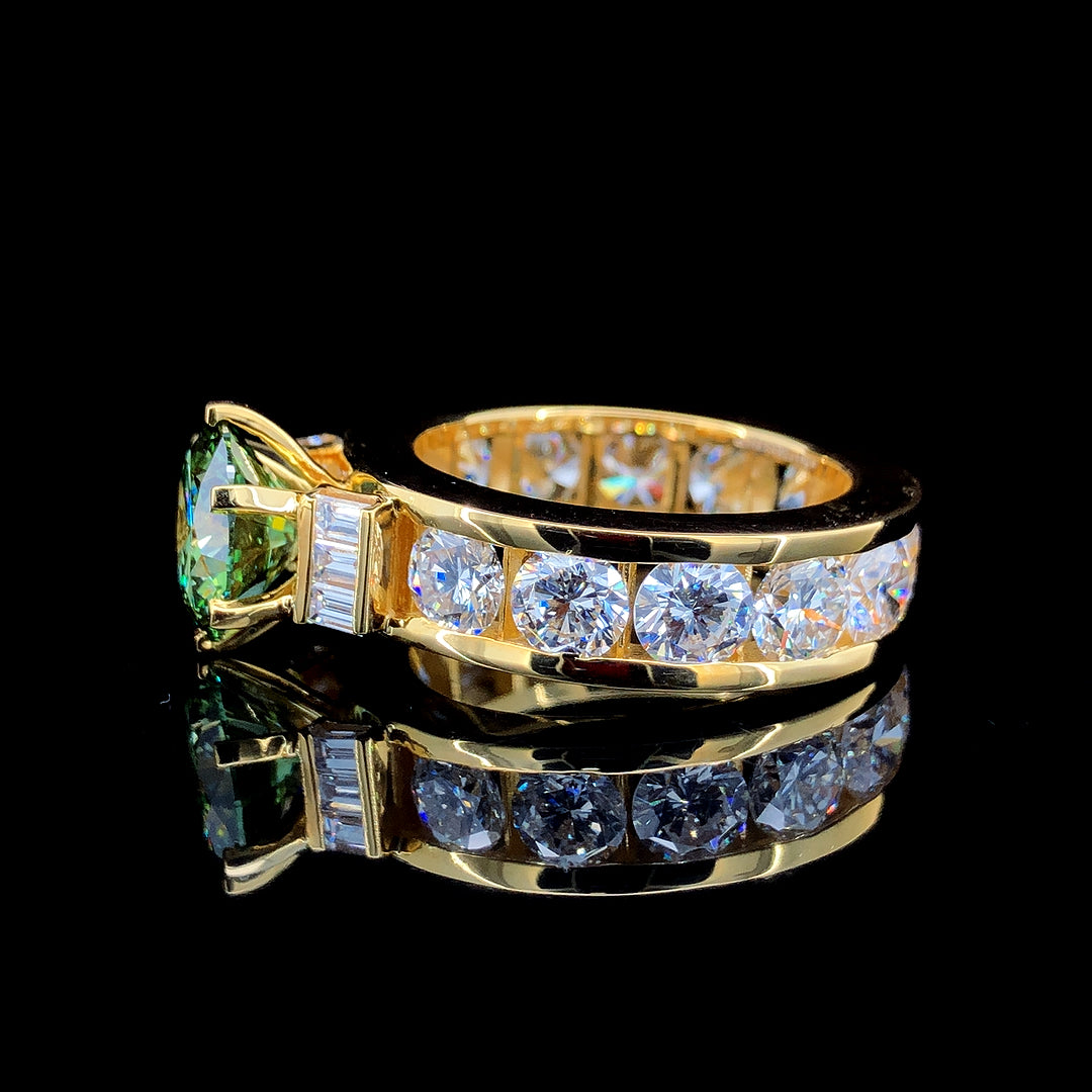 ring_image_1.jpg" alt="11.3ct Lab-Grown Diamond Green Round & Baguette Shape Ring in 14k yellow gold