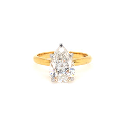 Chic 14K Yellow Gold Ring with 2.5ct Pear-Shaped Lab-Grown Diamond.