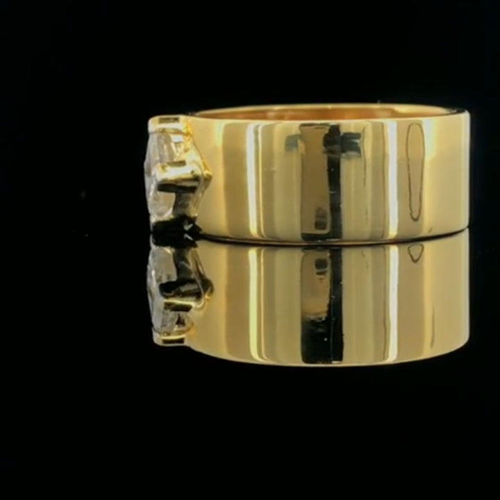 Elegant 1 Ct Princess Cut Lab Grown Diamond Ring in Yellow Gold