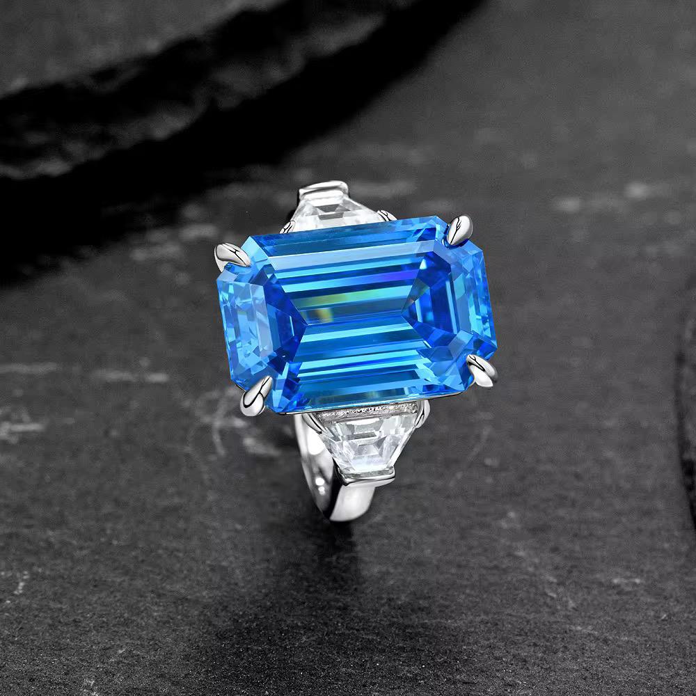 Stunning 10ct Emerald Shape Vivid Blue Lab Grown Diamond Ring in 14K White Gold