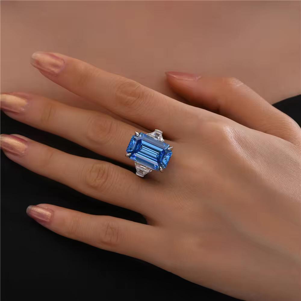 Stunning 10ct Emerald Shape Vivid Blue Lab Grown Diamond Ring in 14K White Gold