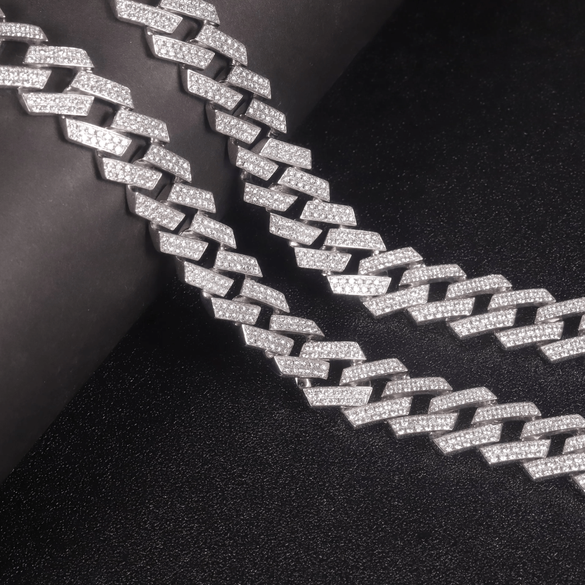 Captivating Brilliance: 14K Gold 6ct Lab-Grown Diamond Cuban Bracelet.