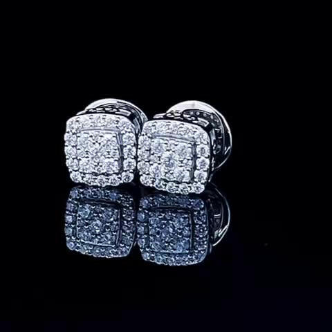 Celestial Spark: 14K Gold Men's Stud Earring with a 3ct Lab-Grown Diamond.