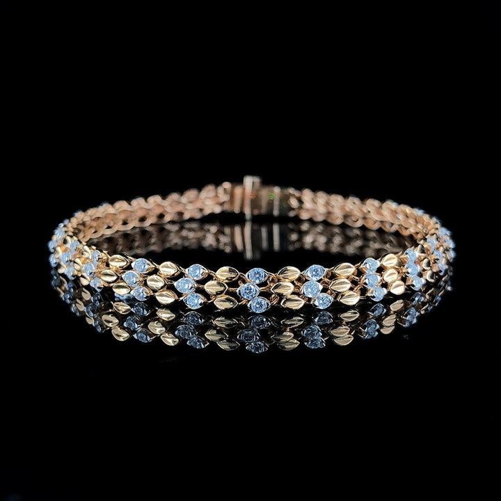 Diamond Brilliance: The Captivating 18K Gold Bracelet Accented with 1.296ct Diamonds.