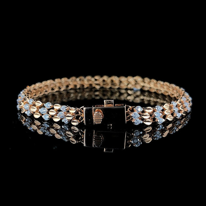 Diamond Brilliance: The Captivating 18K Gold Bracelet Accented with 1.296ct Diamonds.