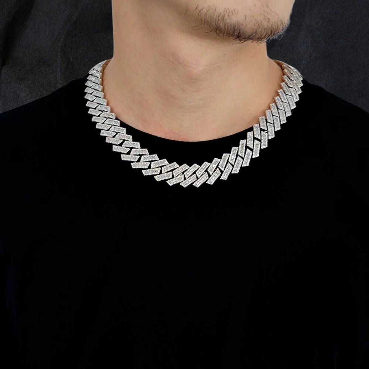 Exquisite Opulence: 14K Gold 18ct Lab-Grown Diamond Cuban Necklace.