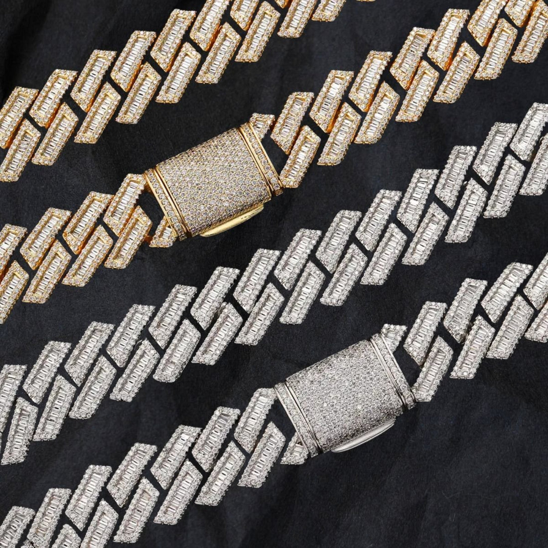 Exquisite Opulence: 14K Gold 18ct Lab-Grown Diamond Cuban Necklace.