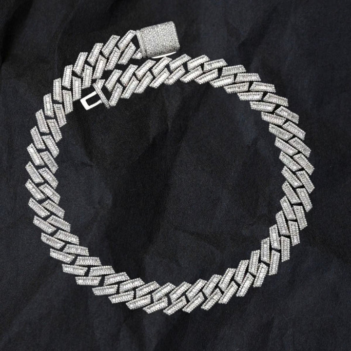 Exquisite Opulence: 14K Gold 18ct Lab-Grown Diamond Cuban Necklace.