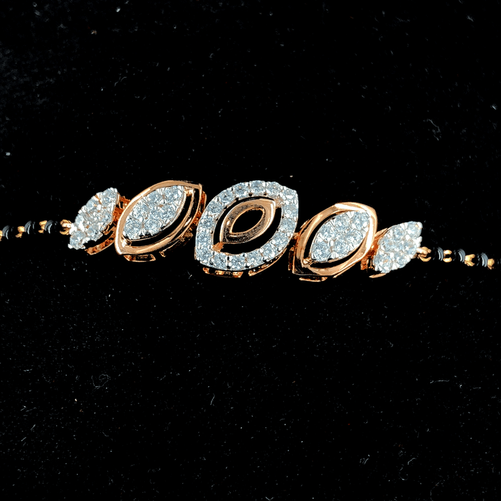 Luxurious 18K Gold Chain Bracelet Featuring 0.824ct Diamond - Quintessence of Elegance and Distinction.