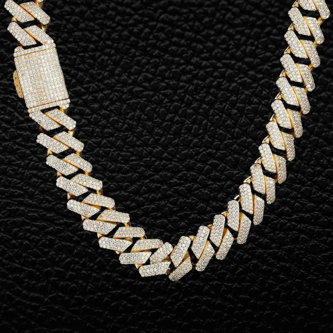 Majestic Opulence: 14K Gold 22ct Lab-Grown Diamond Cuban Necklace.