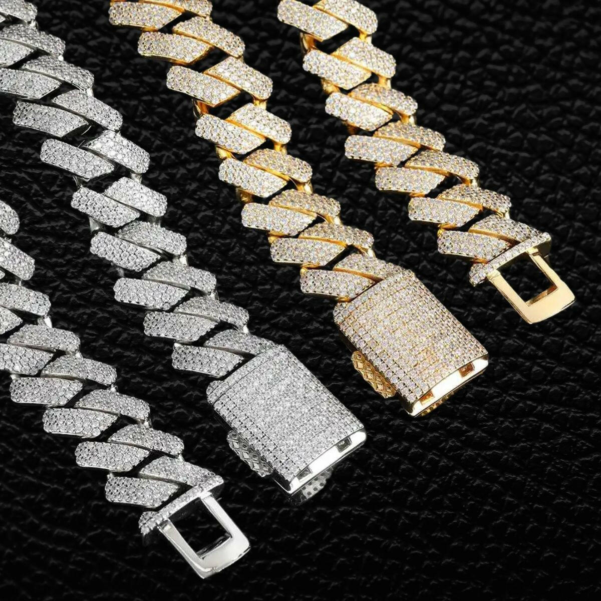 Majestic Opulence: 14K Gold 22ct Lab-Grown Diamond Cuban Necklace.