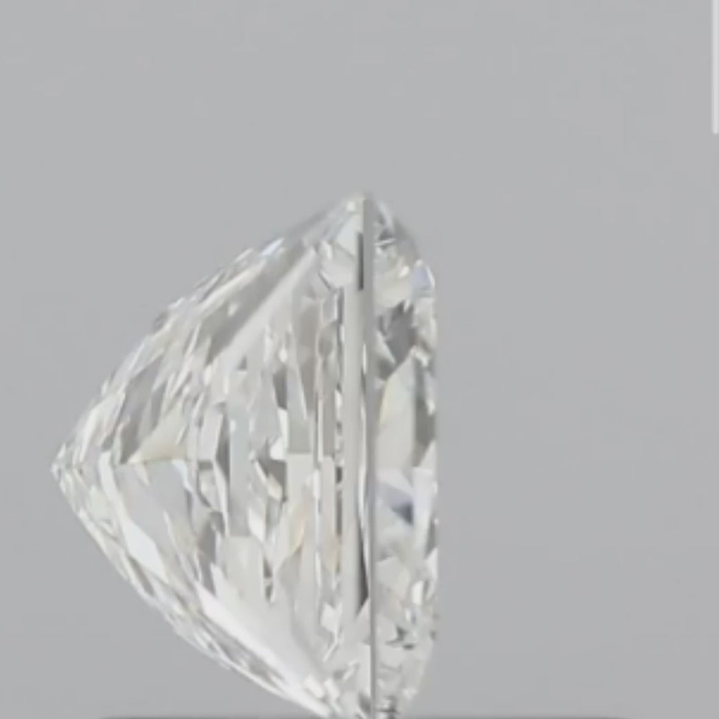 Shine Like a Princess 0.92ct The Enchanting Beauty of Lab Grown Princess Cut Diamond.