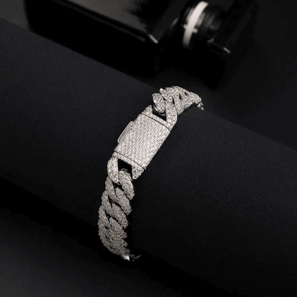 Radiant Brilliance: 14K Gold 6ct Lab-Grown Diamond Cuban Bracelet.