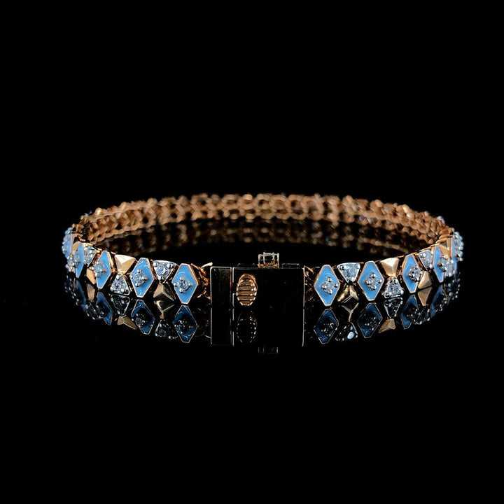Refined Radiance: The 18K Gold Bracelet with Captivating 1.230ct Diamond Ensemble.
