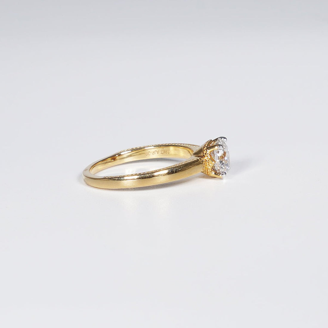 Shimmering 1.19ct Round Shape Lab Grown Diamond Ring in 18k Yellow Gold.