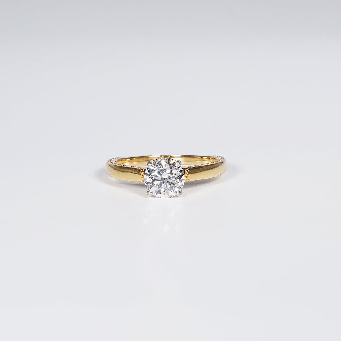 Shimmering 1.19ct Round Shape Lab Grown Diamond Ring in 18k Yellow Gold.