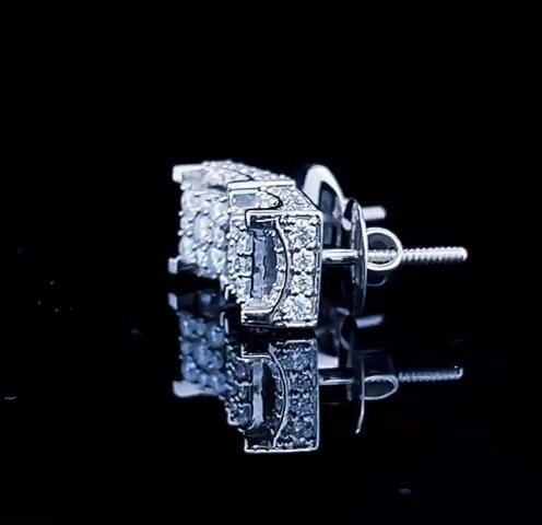 Urban Brilliance" 14K Gold and Lab-Grown Diamond Men's Stud Earring.